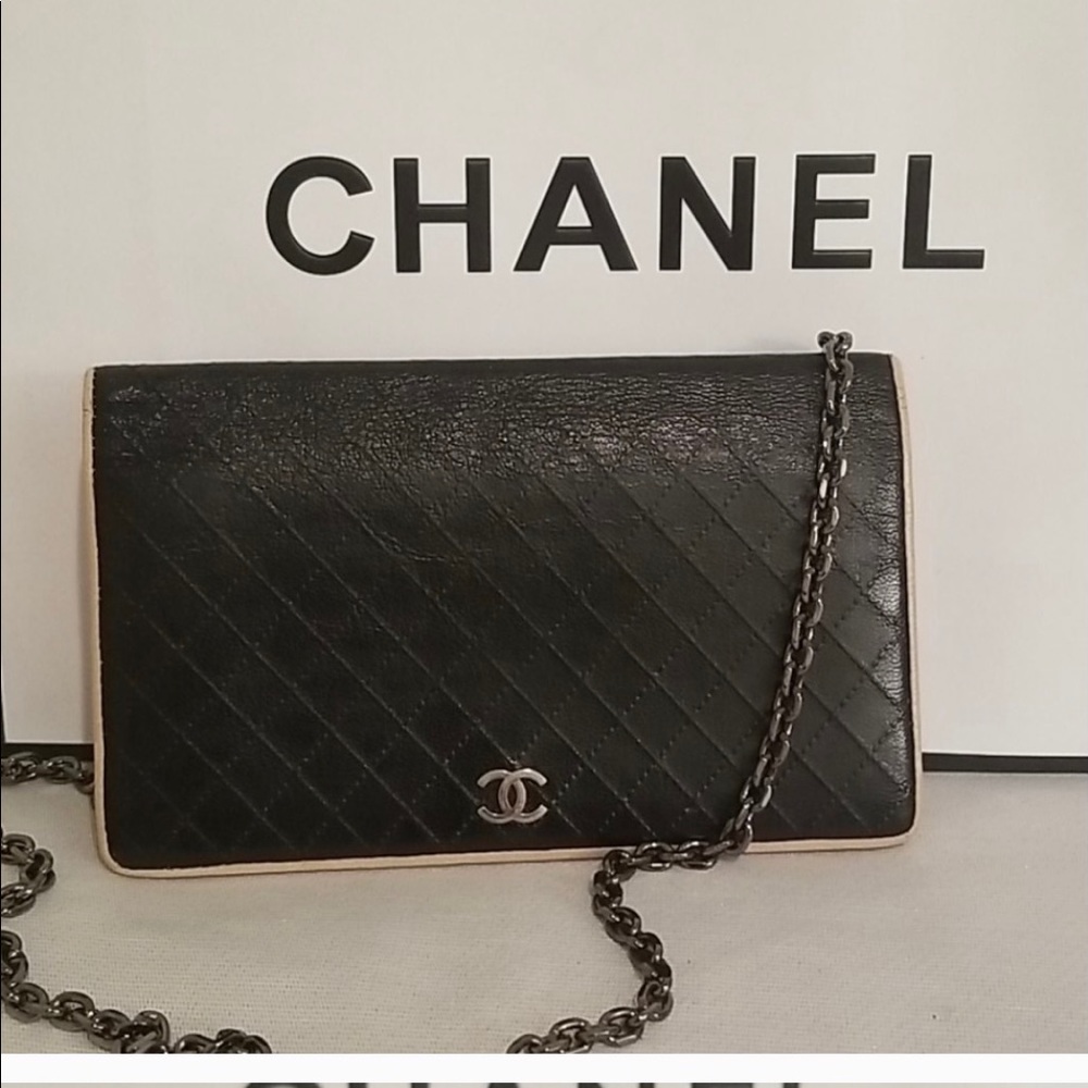Chanel wallet with crossbody chain